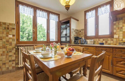 Ayn House | LES JONQUILLES - AYN