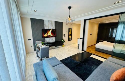 RACINE EXTENSION Apartment | Les Joyeux Luxury Studios et Suites