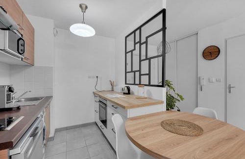 Pont des Demoiselles-Montaudran-La Terrasse Apartment | LES LAURIERS LAFAURIE