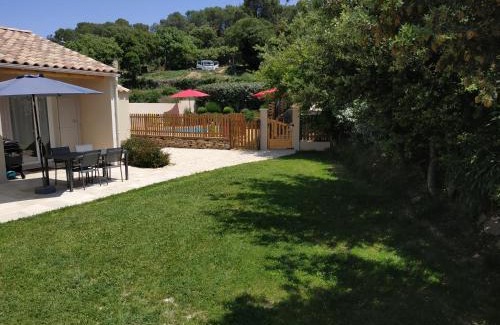 Entrechaux House | Les Lauzes De Saint Michel