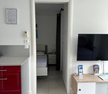 La Crau Apartment | Les locations Cinaureva « La Tourrisse »