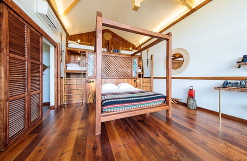 Crecy-en-Brie Hotel | Les Lodges - Parrot World