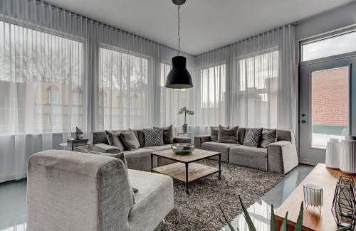 Pointe-Saint-Charles Apartment | Les Lofts du Centre by Simplissimmo