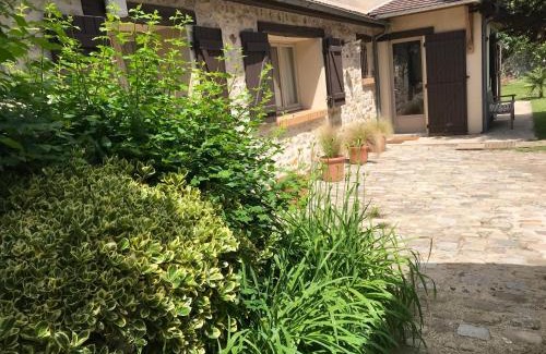 Bois-le-Roi House | Les Longuives