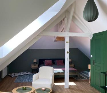 Yvre-l'Eveque Bed & Breakfast | Les Lotus de BELLE-YLE