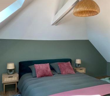 Yvre-l'Eveque Bed & Breakfast | Les Lotus de BELLE-YLE