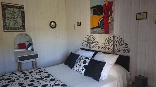 Saint-Laurent-des-Batons Bed & Breakfast | Les Mésanges