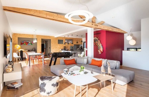 Saint-Didier-au-Mont-d'Or Villa | Les Muriers - Stunning wooden modern house