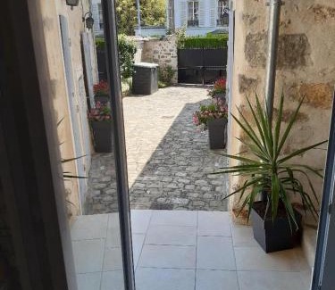 Petit Moisenay House | Les Maharanis