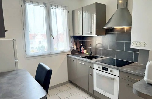 Troyes Apartment | Les Marots - Wifi - Balcony - close to downtown