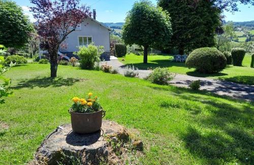 Sainte-Anne-Saint-Priest House | Les marronniers