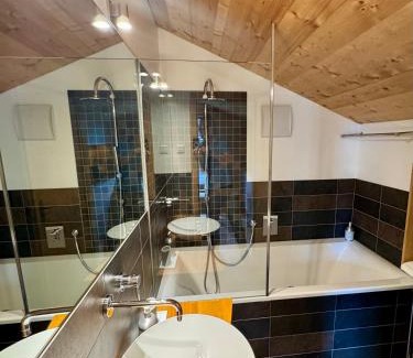 Vercorin Ski Chalet | Les Mazots du Hameau des Biquettes - Charme Alpin et Cuisine équipée