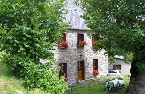 Chambon-sur-Lac House | Les Mouflons - Chambon-sur-lac