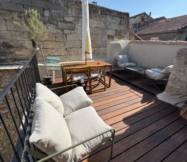 La Celle-sous-Gouzon Apartment | Les Murmures du Palais - Terrasse privée avec vue