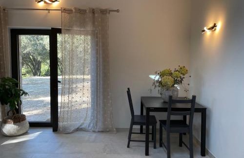 Cereste House | Les Néfliers Gîte