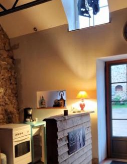 Saint-Aubin-de-Locquenay House | Les naturelles