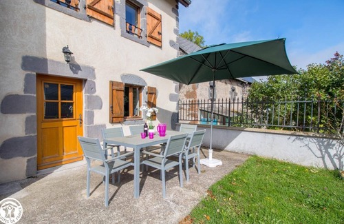 Saulzet-le-Froid House | Les Ouches - Saulzet-le-froid