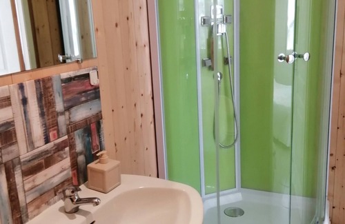 Anglars-Nozac Apartment | Les P'tits Loups! (With swimming pool, cinema room, gym.)