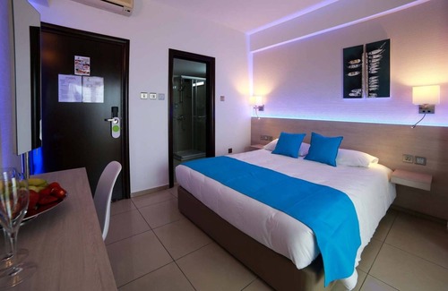 Larnaca Hotel | Les Palmiers Boutique Beach Hotel and Luxury Apartments in Larnaca