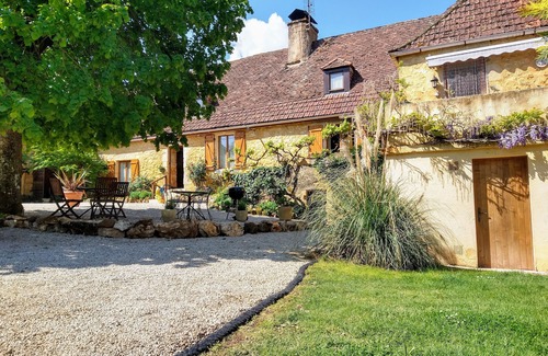 Domme Cottage | Les Papillons 4/6, Pool, Balcony, Garden & Courtyard, Top Location & Activities
