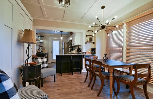 Black Mountain House | Les Petit Maison Walkable to Downtown Black Mtn
