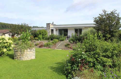 Coeuve Bed & Breakfast | Les Petites Chambres de la Bleue Maison