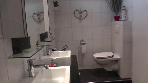 Coeuve Bed & Breakfast | Les Petites Chambres de la Bleue Maison