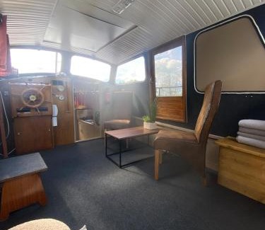 Saint-Leger-sur-Vouzance Apartment | Les Pichies, Bateau insolite, Le Nathalie Nath