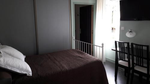 Rozier-en-Donzy Bed & Breakfast | Les Pierres Folles