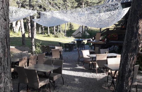 Chateauroux-les-Alpes Hotel | Les Pinées