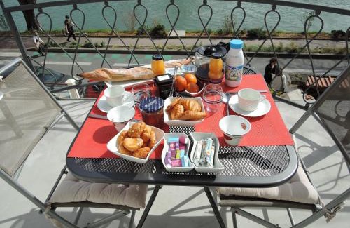 Le Perreux-sur-Marne Bed & Breakfast | LES PINGOUINS DE LA MARNE