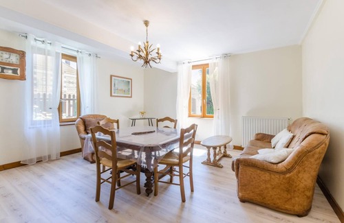 Pargues House | Les Pinsons - Pargues