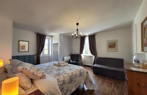 Aze Bed & Breakfast | Les Portails Bleus