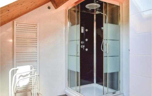 Roisel House | Les Renoncules Des Champs