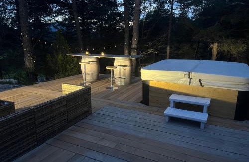 Valderoure House | Les rocailles