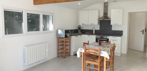 Saint-Gervais-d'Auvergne Apartment | Les Rochettes, joli appartement, tout neuf, calme et paisible