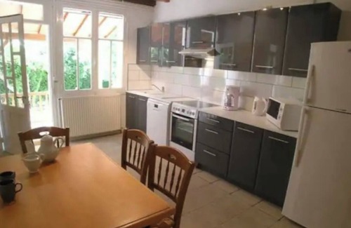 Clussais-la-Pommeraie Villa | Les Roseries Boutique Gite with Garden and Pool