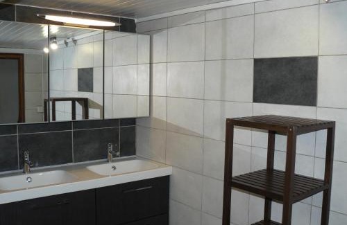 Le Chaffaut-Saint-Jurson Apartment | Les rosiers