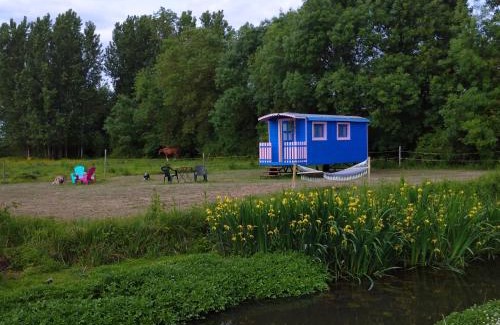 Le Vieil-Bauge House | Les roulottes du Moulin de Palet