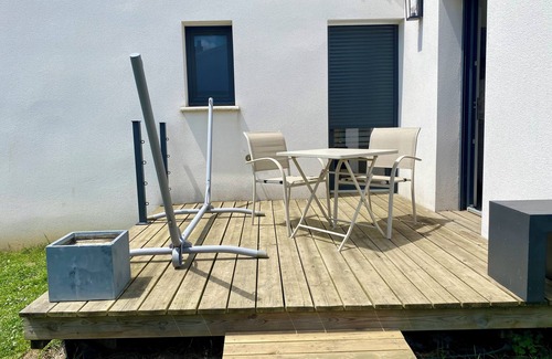 Olonne-sur-Mer Apartment | Les Sables/Olonne T2 apartment with garden, 10 min from beaches and center.