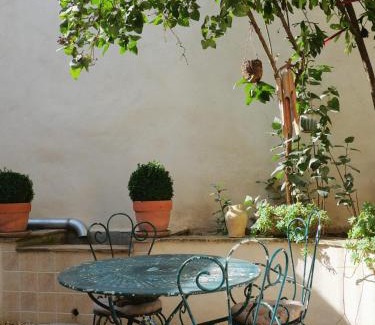 Aigues-Vives Apartment | Les Songes d'Augustine