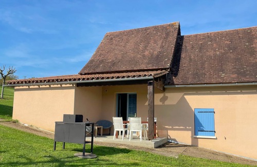 Hautefort House | Les SOURCES Comfort, SPA, Pool, Fishing pond, Playground, Jacuzzi.