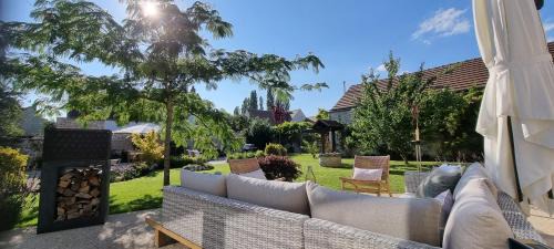 Ognon Bed & Breakfast | Les Vieilles Pierres chambres d'hôtes