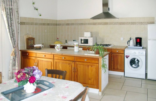 Menerbes House | Les Vignes by Interhome