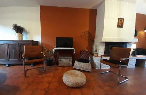 Mons House | Les Violettes