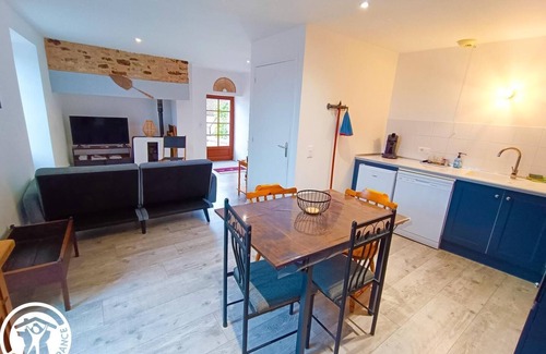 Betaille House | Les Volets Bleus - BETAILLE