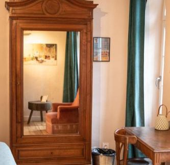 Salles Bed & Breakfast | Les Volets Violets