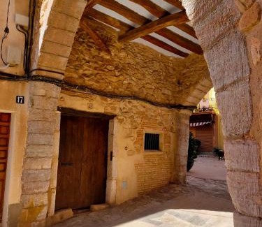Barbera de la Conca Apartment | Les Voltes I - 2BD hidden gem in hilltop wine village