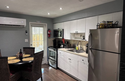 Sailboat Bend House | ❤️Lesa's Retreat❤️ Fort Lauderdale - Minutes Away from Las Olas & Area Beaches