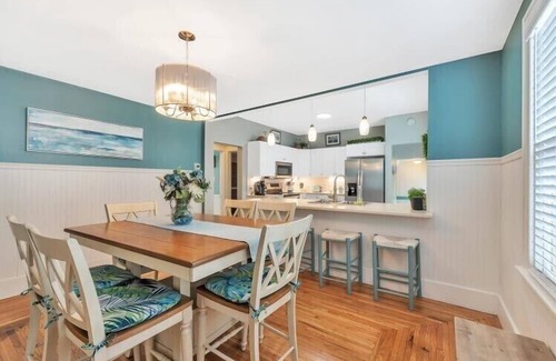 Port Clinton House | Leslie's Lake House